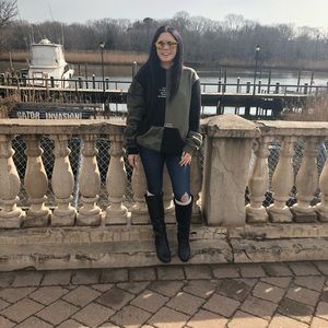 Meet your Posher, Serena